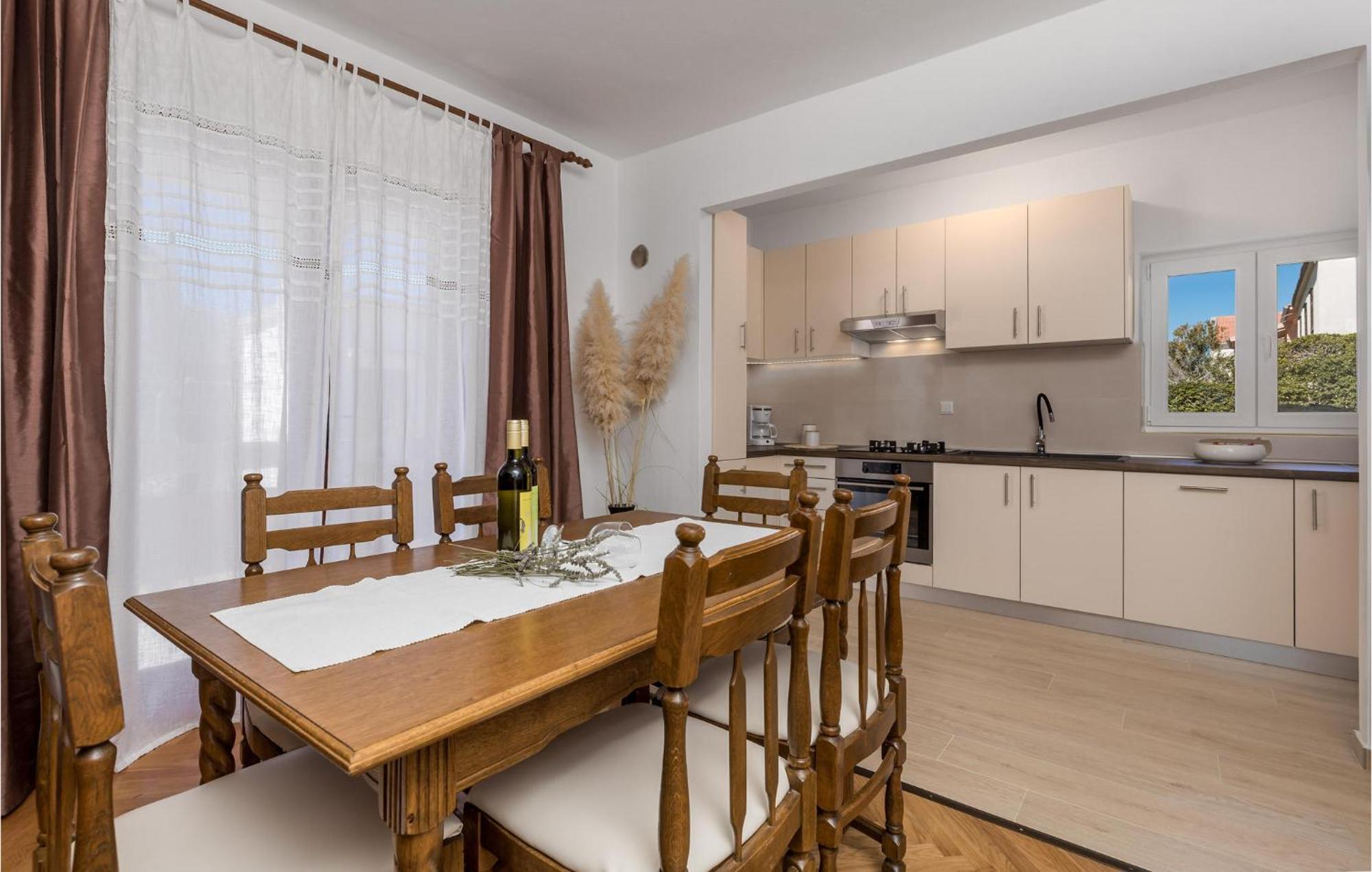 פג 2 Bedroom Awesome Apartment In Pag מראה חיצוני תמונה