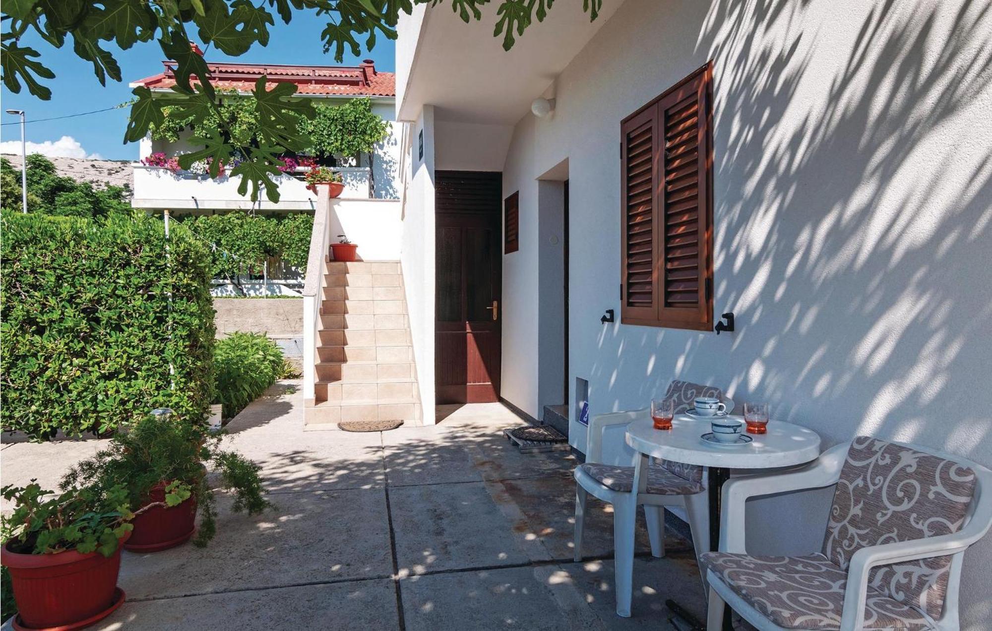 פג 2 Bedroom Awesome Apartment In Pag מראה חיצוני תמונה
